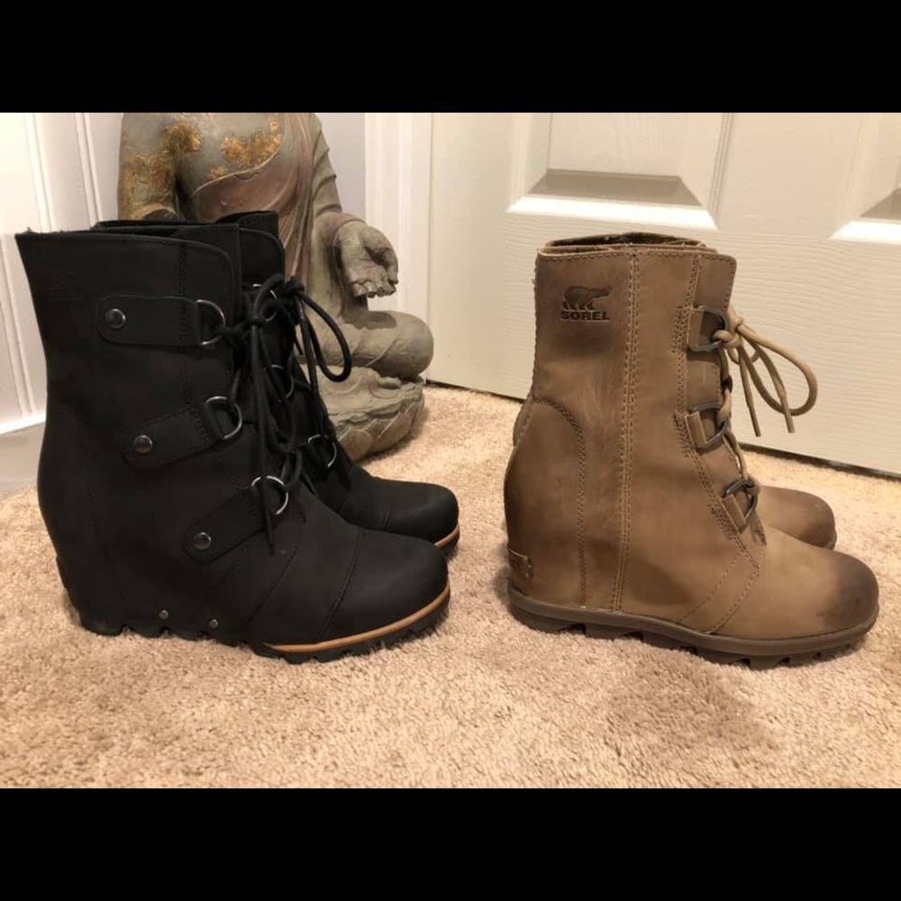 Women’s “Joan of Arctic” Size 7 Sorel boots